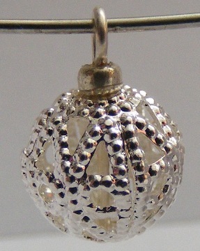 (image for) 3 SMALL FANCY ORB BAUBLES
